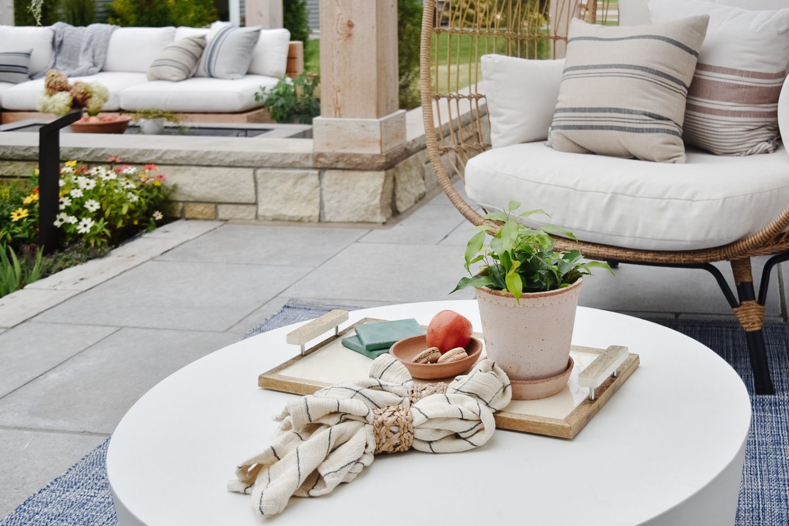 How To Keep White Outdoor Furniture Clean