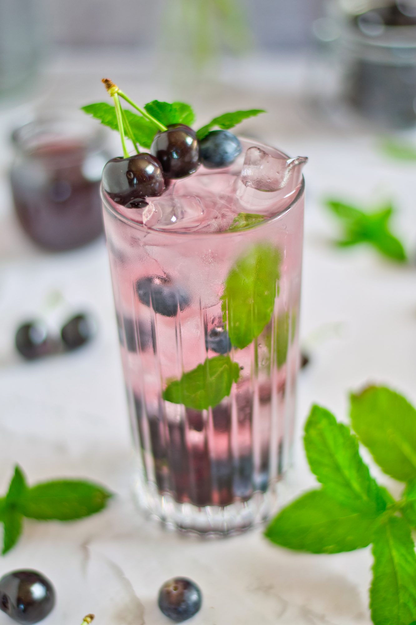 https://prettydomesticated.com/wp-content/uploads/2022/03/Berry-Infused-Water-4.jpeg